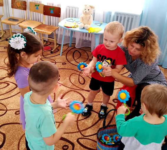 «Встреча с погремушкой» «Встреча с погремушкой».