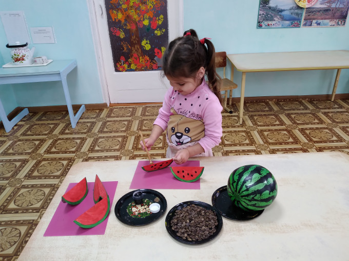 «Угостим наших кукол арбузом» «Угостим наших кукол арбузом».